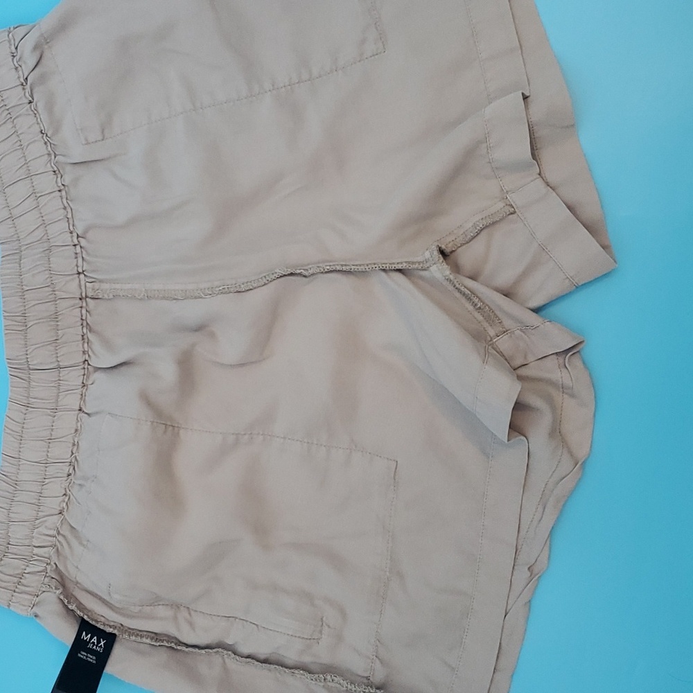 Max easy fit shorts new no tags - Picture 13 of 16